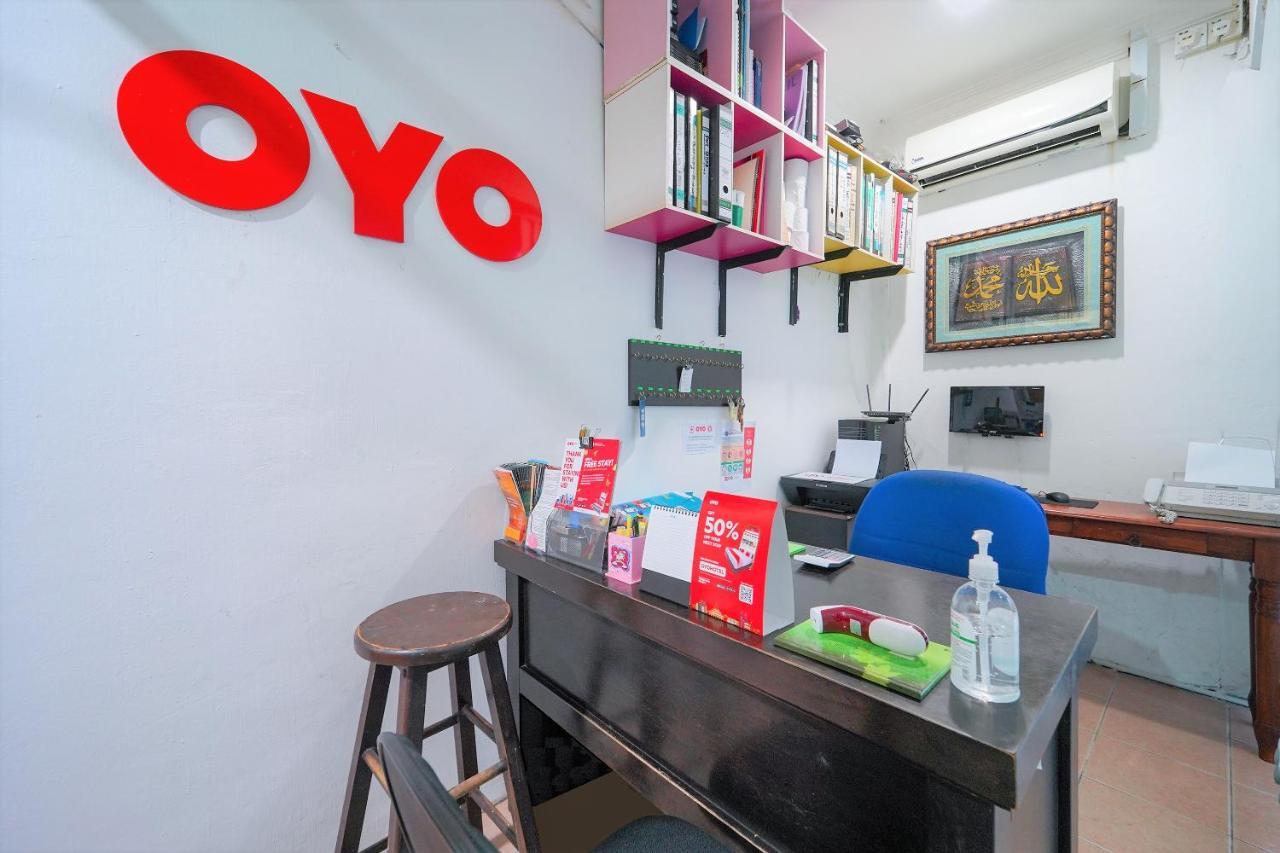 Oyo 89850 Mutiara Motel Kuah Kültér fotó