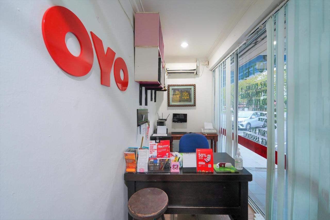 Oyo 89850 Mutiara Motel Kuah Kültér fotó