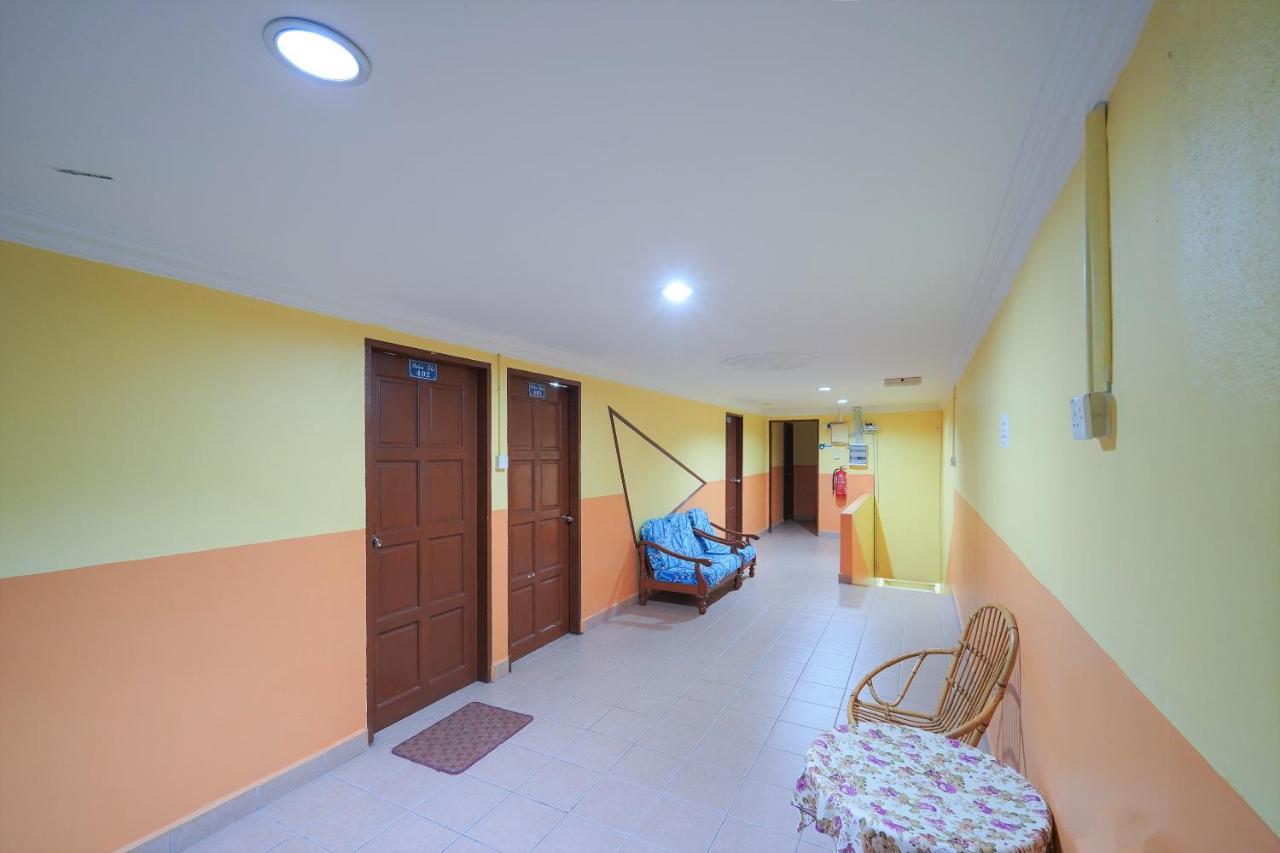 Oyo 89850 Mutiara Motel Kuah Kültér fotó